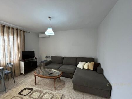 JEPET ME QERA APARTAMENT 1+1 TE XHAMIA E TABAKËVE.