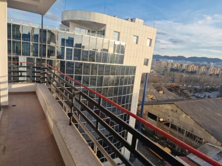 Jepet me qera apartament 1+1 te Zogu i Zi