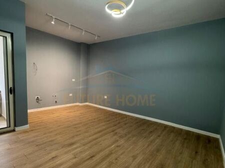 Shitet, Apartament 2+1,Fresk, Tirane