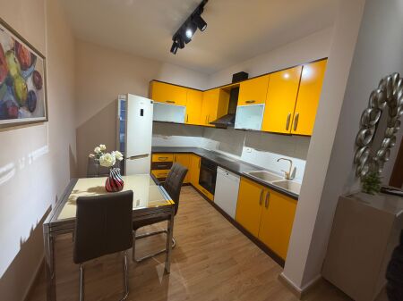 2+1, arredato, vicino allo zoo, prezzo 850 euro, con parcheggio