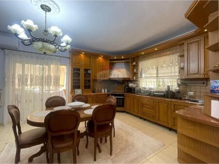 Shitet Apartament 2+1 në Vasil Shanto, Tiranë