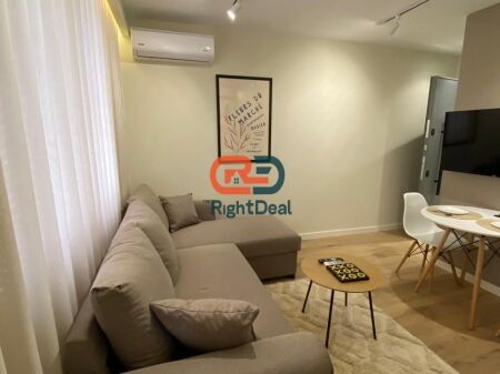 Tek 21-Dhjetori, Shiten Dy Apartamente 1+1 Perfekte Per Investim!!