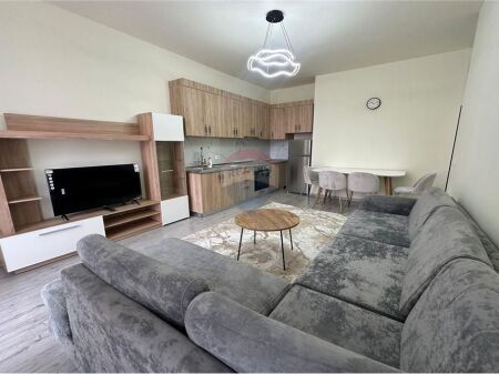 Apartament per qera 1+1+ post parkimi tek Pazari i Ri