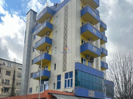 EDIFICIO DI 6 PIANI IN AFFITTO "DI FRONTE ALL'OSPEDALE AMERICANO 1" 1600 EURO