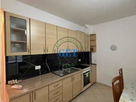Jepet me Qira , Apartament 2+1, Pallati i Sportit, Durrës