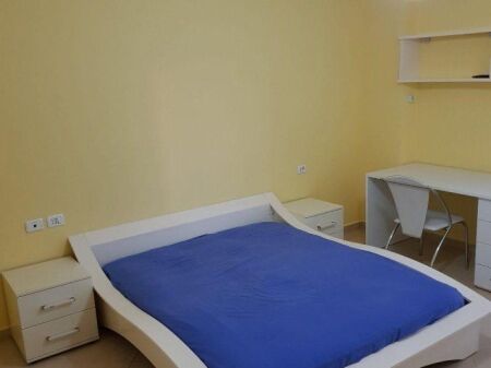 Jepet Me Qera Apartament 2+1+2 Tualete + 1 Ballkon