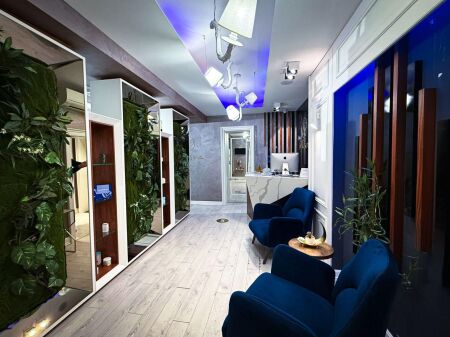 Biznes Estetik në Shitje në Zemër të Bllokut