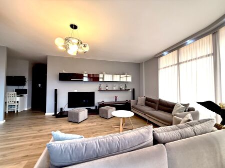 Apartament 2+1+2+Ballkon ne Shitje - Rruga e Re, Vlore