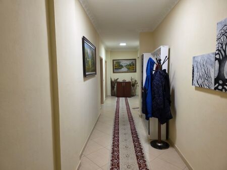 Jepet 2+1+2 me qira ne fresk