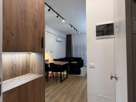 Ali Demi te Rezidenca “Kadiu”, jepet me qira apartament 1+1!