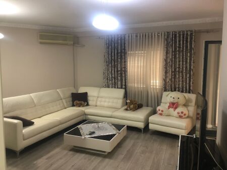 Shitet apartament  2+1+2+depo tek Kompleksi Usluga, Perballe Spakut!