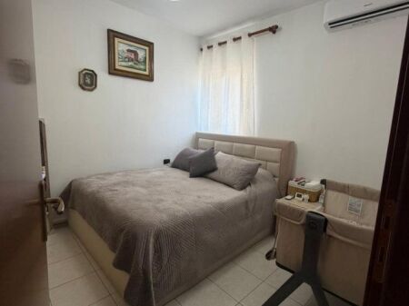 Jepet Me Qera Apartament 1+1+1 Ballkon
