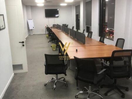 JEPET ZYRE 455 M2 ME QERA TE RRUGA HOXHA TAHSIM 5.000 EURO