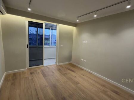 SHITET APARTAMENT 1+1 TEK RRUGA E KAVAJES !