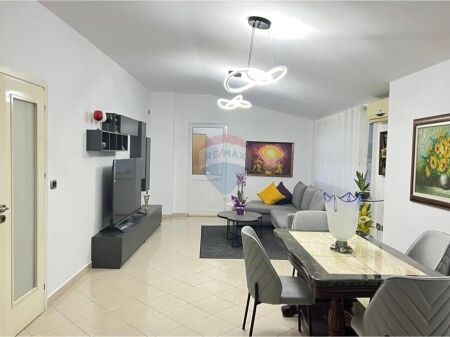 Apartament per qera 2+1 tek Liqeni Thate