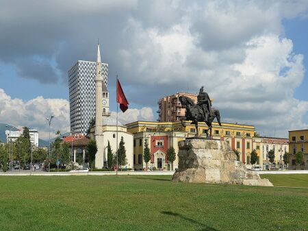 Njesi Komerciale per qira Book Building!