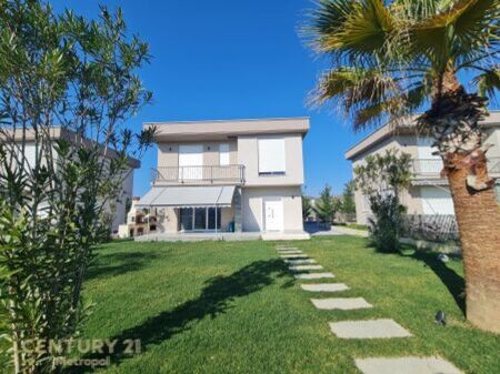 Ofroj për shitje Vilë në Gjirin e Lalzit! 350,000 €