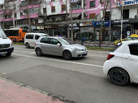 Negozio in affitto al 21 Dhjetori