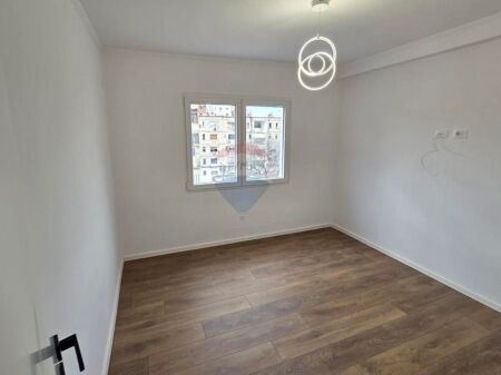 Apartament 1+1 ne shitje ne Ali Demi ID: 530181003-455