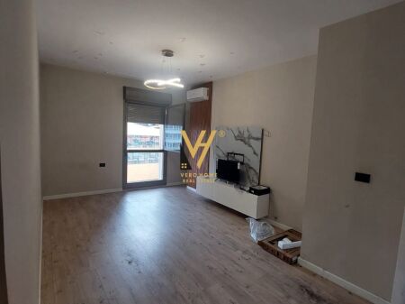 OFFICE 100 M2 FOR RENT IN CENTER 1,500 EURO