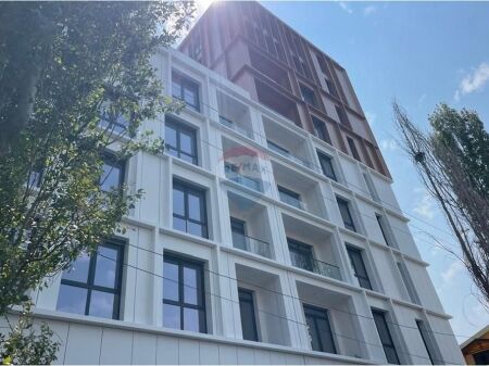 OKAZION! Dyqan ne shitje te Jordan Misja!