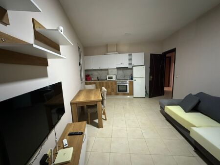 Appartamento 1+1 in affitto ad Astir, Tirana