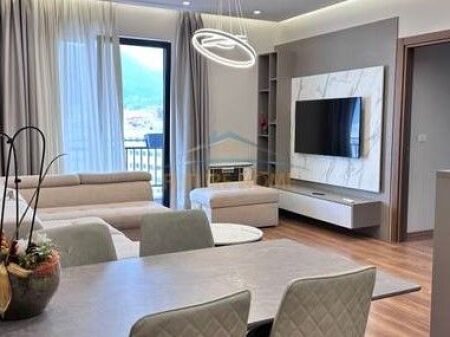 JEPET ME QERA APARTAMENT 2+1+2 FARMACIA 10 , RRUGA E DIBRES