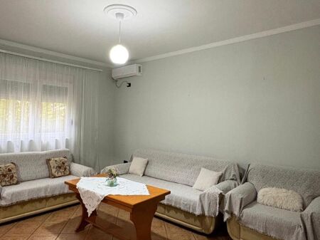 Apartament me qera 1+1 - 📍Laprakë, pranë Kupolës