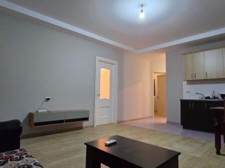 Jepet me qira hyrje 2+1+Parkim në Sauk!