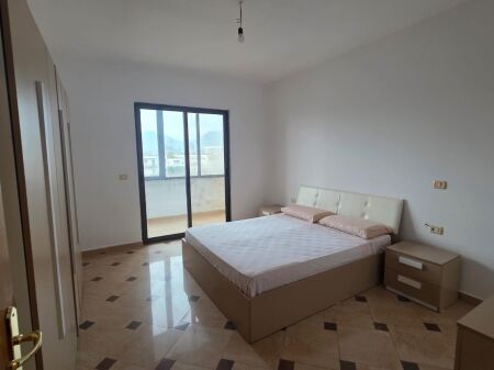 Apartament 2+1+2 me qera te Mbikalimi i Kristalit prane Big Market