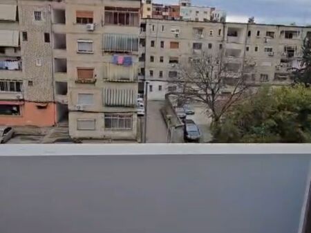 Shitet Apartment 1+1  Në Zonën e  Ali Demi  