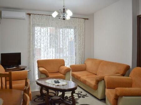 Appartamento 2+1 in affitto in Via Mine Peza.