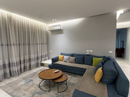 🏠Shitet Apartament 2+1+2 📍Rruga e Barrikadave 🏢Kati i 2, me ashensor 📐Sip. 112m2  💶 Çmimi: 250.000€•Me Hipoteke