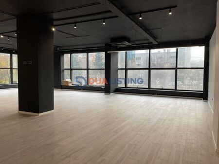 Locale Commerciale in Vendita – Posizione Premium 📍 Viale Giovanna d’Arco (vicino al Ministero degli Esteri)