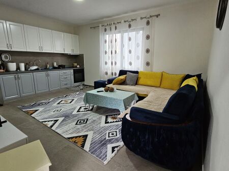 Shesim Shtëpi 2-Katëshe në Rrugën Njazi Meka, pranë Bar Palma!