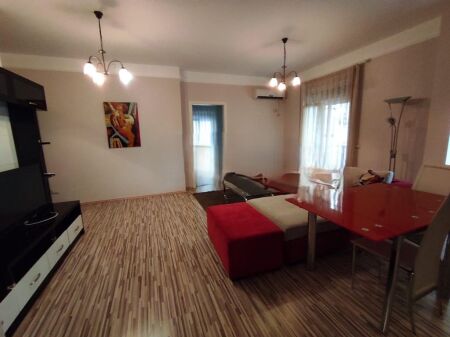 APPARTAMENTO PIÙ GARAGE IN AFFITTO VICINO A MYSLYM SHYRI! 750 € /Mese