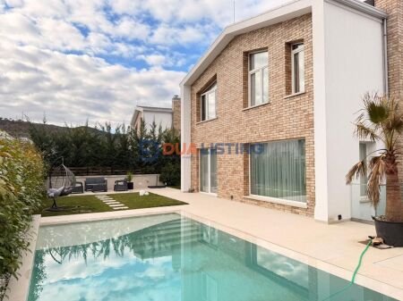 Vile Premium per Qira,Ellysium Residence