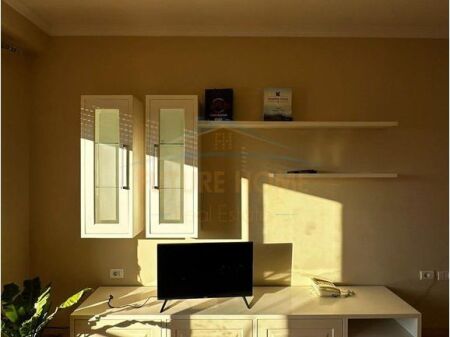 Shitet, Apartament 2+1+2, Fresk