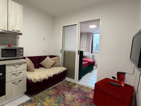 Jepet me qira Apartamet ( Pranë Piaces Qëndër Tiranës )