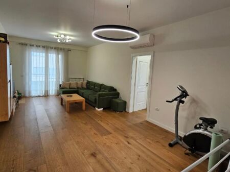 Apartament 2+1+2+verande, per shitje, Kinostudio