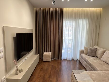 APARTAMENT 1+1 ME QIRA . RRUGA E BARIKADAVE 700 EURO