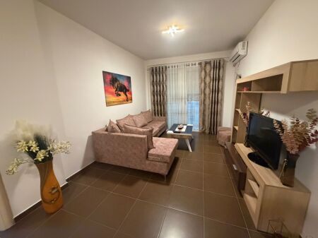 For rent 2+2+parking furnished dry lake 649 eu