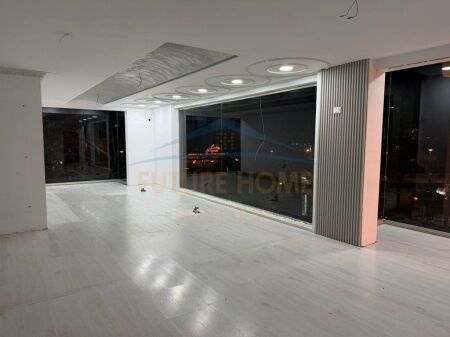 Shitet, Ambient Biznesi, 21 Dhjetori