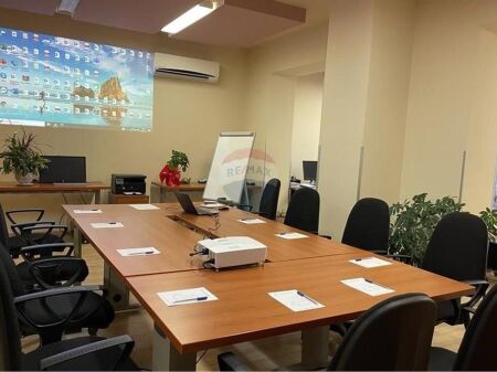Ufficio in affitto presso i palazzi Shallvare
