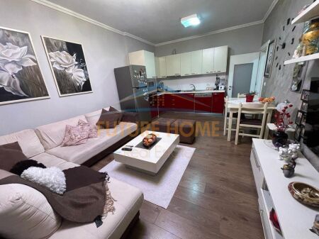 Shitet, Apartament 2+1, Rruga Babë Rexha, Tiranë.