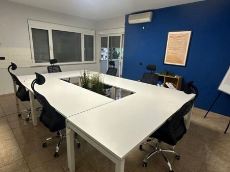 🏢 Zyrë me Qira – Bllok, Tiranë