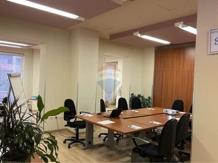 Ufficio in affitto presso i palazzi Shallvare