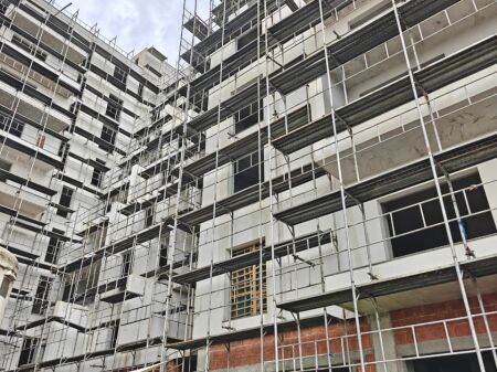 Shitet Apartament ne Bathore