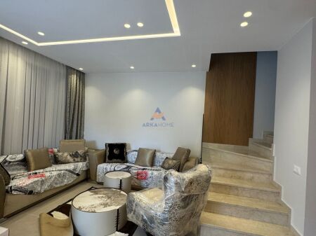 SHITET VILE DY KATESHE "NE GJIRIN E LALEZIT" 420000 EURO