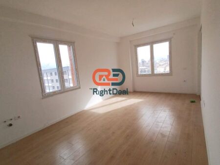 Tek Golden Hands Ne Paskuqan, Shitet Apartament 2+1, Me Planimetri Te Rregullt!